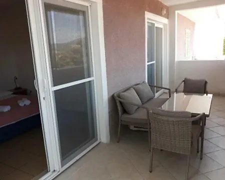Bisera Biocic * Jelsa (Hvar)